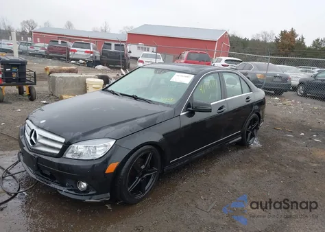2010 Mercedes-Benz C-Class из США, поврежденный, VIN WDDGF8BB6AF430632